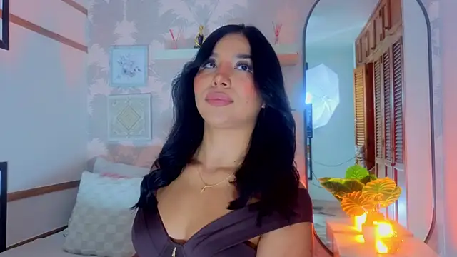 CharlotteGraay online show from 05-06-26, 07:41