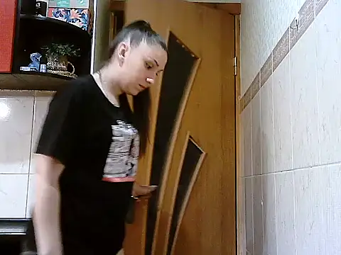 Yuliia30 online show from 05-27-26, 04:26