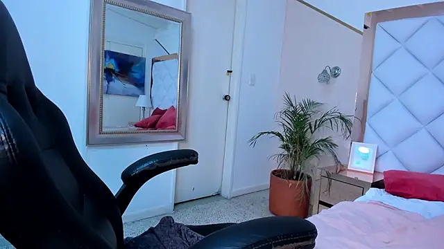 renatarussel online show from 01-25-25, 03:51