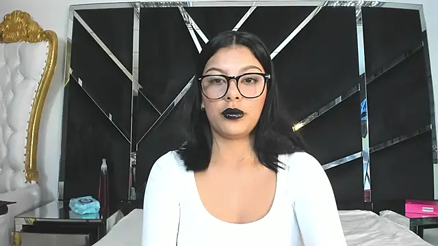 Salmaportman69 online show from 03-18-26, 06:55