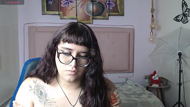 Snapshot of kathepickmanx chatting on 02-19-26, 03:35 kathepickmanx online show from 02-19-26, 03:35