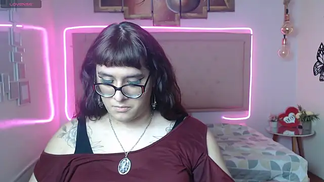 Snapshot of kathepickmanx chatting on 03-03-26, 03:12 kathepickmanx online show from 03-03-26, 03:12