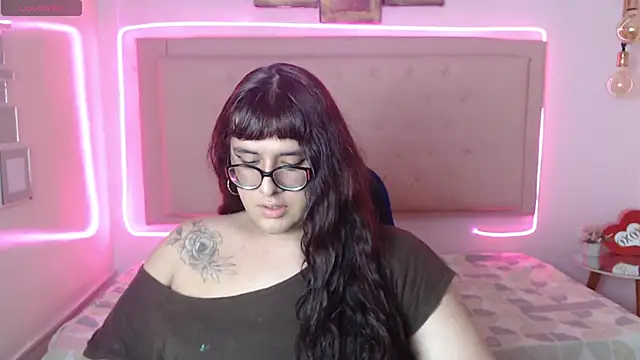 Snapshot of kathepickmanx chatting on 03-07-26, 03:25 kathepickmanx online show from 03-07-26, 03:25