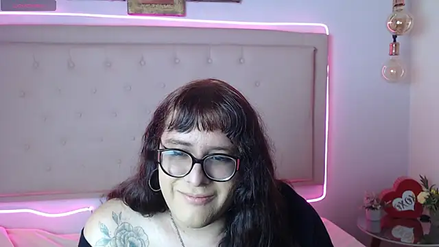 Snapshot of kathepickmanx chatting on 03-20-26, 03:44 kathepickmanx online show from 03-20-26, 03:44