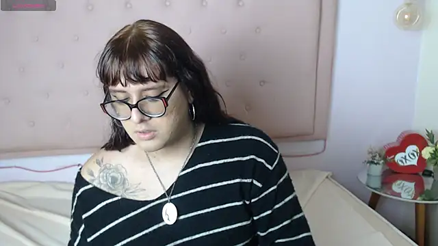 Snapshot of kathepickmanx chatting on 03-22-26, 04:05 kathepickmanx online show from 03-22-26, 04:05