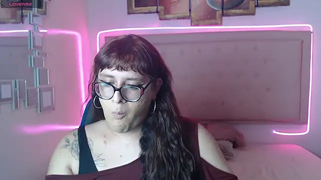 Snapshot of kathepickmanx chatting on 04-07-26, 04:02 kathepickmanx online show from 04-07-26, 04:02