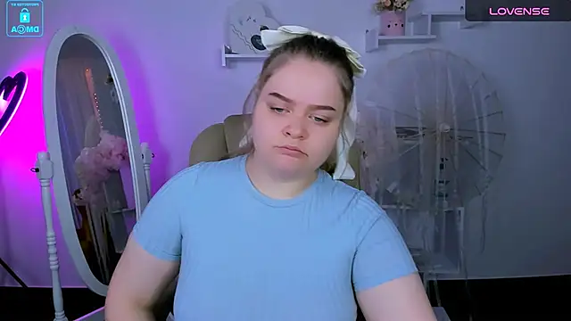 Snapshot of Erica__Alta chatting on 01-25-25, 06:23 Erica Alta online show from 01-25-25, 06:23