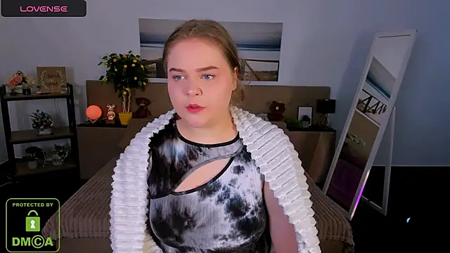 Snapshot of Erica__Alta chatting on 02-11-25, 06:40 Erica Alta online show from 02-11-25, 06:40