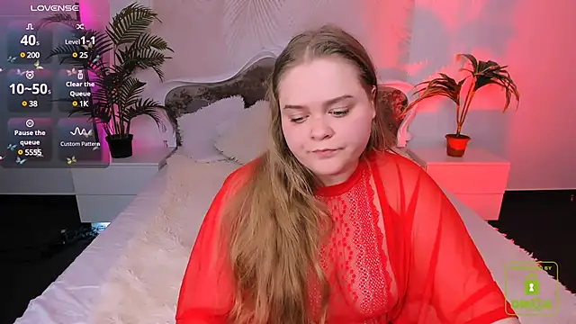 Snapshot of Erica__Alta chatting on 02-14-25, 12:57 Erica Alta online show from 02-14-25, 12:57