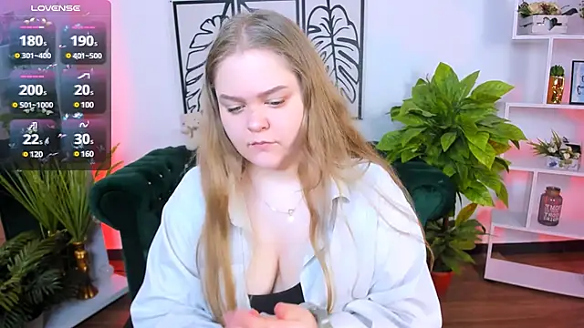 Snapshot of Erica__Alta chatting on 03-16-25, 06:42 Erica Alta online show from 03-16-25, 06:42