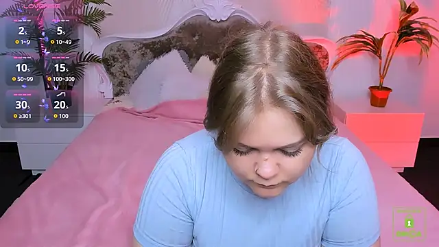 Snapshot of Erica__Alta chatting on 09-09-25, 05:40 Erica Alta online show from 09-09-25, 05:40