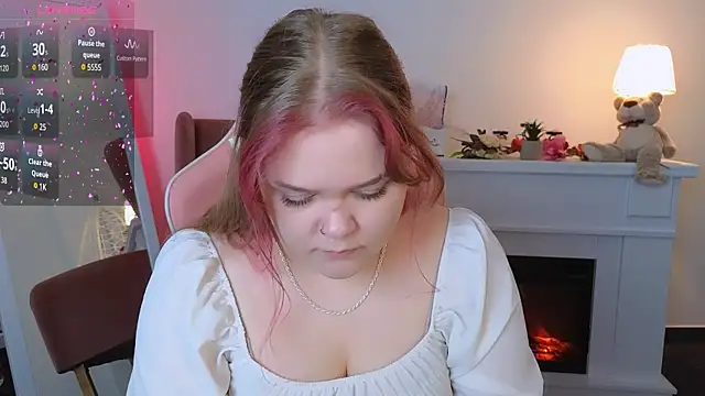 Snapshot of Erica__Alta chatting on 09-17-25, 05:42 Erica Alta online show from 09-17-25, 05:42