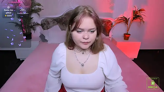 Snapshot of Erica__Alta chatting on 09-27-25, 05:45 Erica Alta online show from 09-27-25, 05:45