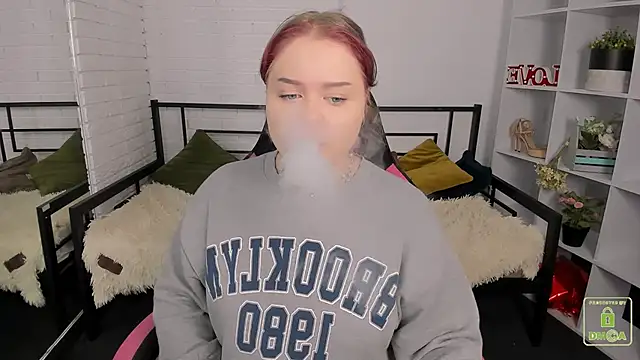 Snapshot of Erica__Alta chatting on 10-11-25, 05:28 Erica Alta online show from 10-11-25, 05:28