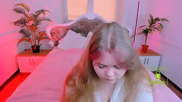 Snapshot of Erica__Alta chatting on 10-16-25, 05:41 Erica Alta online show from 10-16-25, 05:41