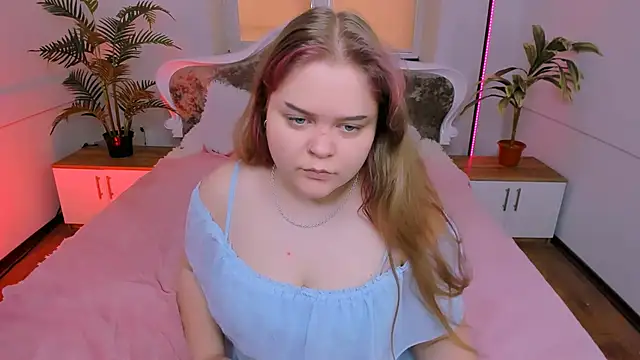 Snapshot of Erica__Alta chatting on 10-24-25, 05:26 Erica Alta online show from 10-24-25, 05:26