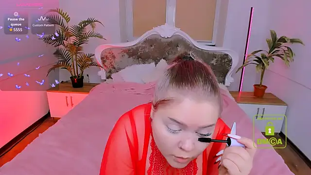 Snapshot of Erica__Alta chatting on 10-25-25, 05:59 Erica Alta online show from 10-25-25, 05:59