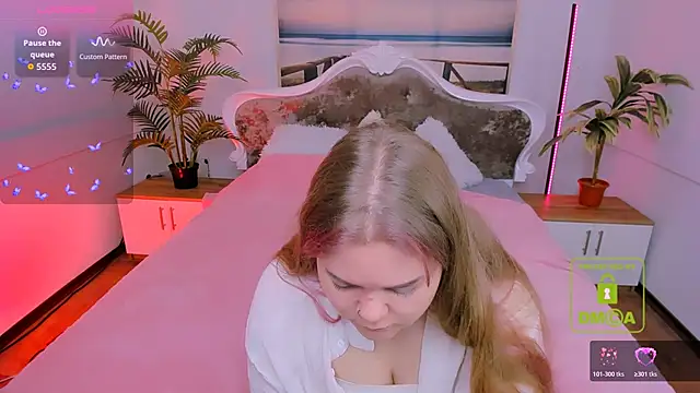 Snapshot of Erica__Alta chatting on 10-29-25, 06:26 Erica Alta online show from 10-29-25, 06:26