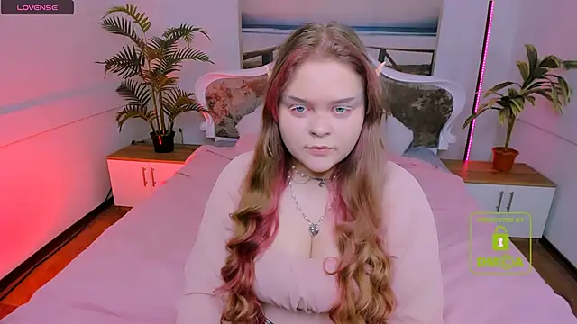 Snapshot of Erica__Alta chatting on 10-31-25, 06:47 Erica Alta online show from 10-31-25, 06:47