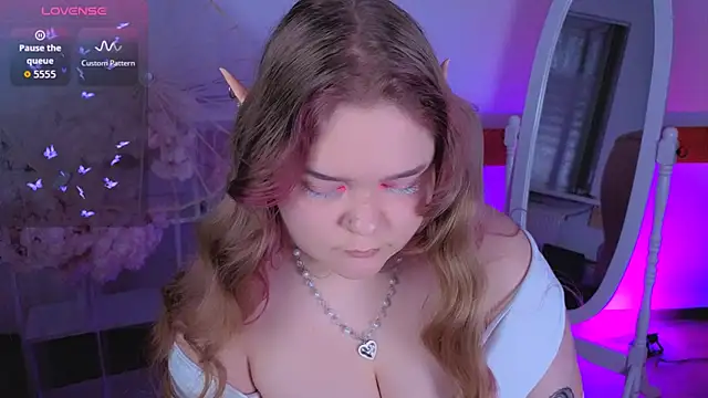 Snapshot of Erica__Alta chatting on 11-09-25, 08:40 Erica Alta online show from 11-09-25, 08:40