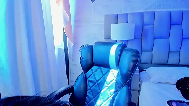 BellaaStorm online show from 10-17-25, 08:11