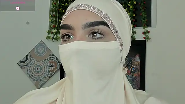 Maissa Alabi online show from 10-17-25, 05:15