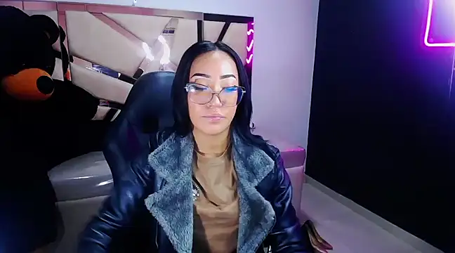 victoria ricci a online show from 03-01-25, 04:44