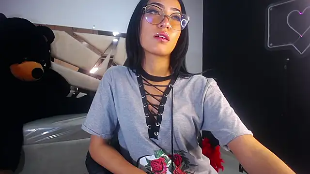 victoria ricci a online show from 03-08-25, 04:39