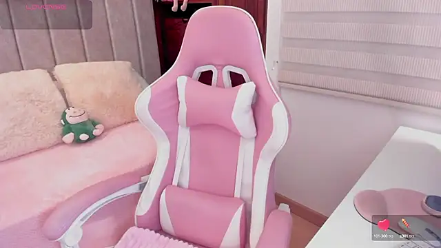 Snapshot of tamy_xoo chatting on 10-08-25, 08:06 tamy xoo online show from 10-08-25, 08:06