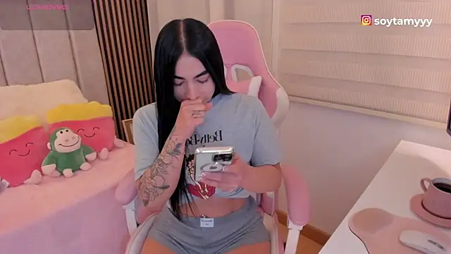 Snapshot of tamy_xoo chatting on 10-23-25, 04:17 tamy xoo online show from 10-23-25, 04:17