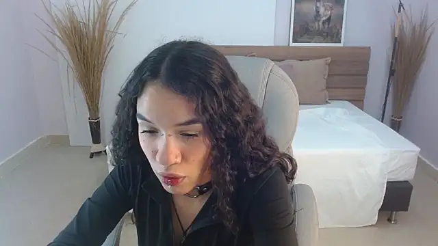 ilitzy cardona online show from 05-13-26, 03:53