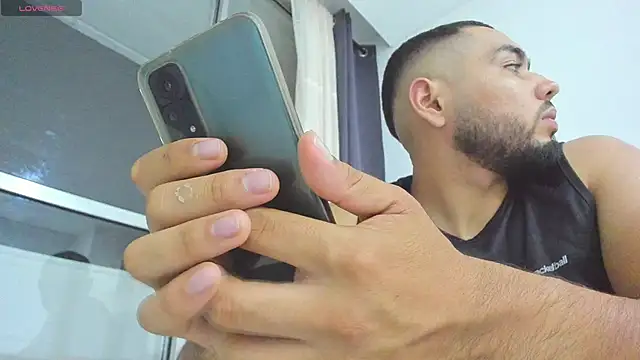 arturguy00 online show from 01-12-25, 08:04