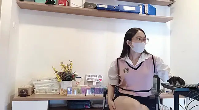 Lush-Office online show from 02-18-25, 07:54