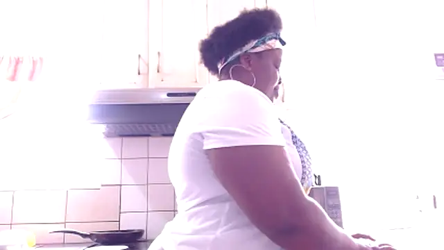 omalicha98 online show from 12-04-25, 07:39