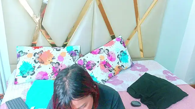 Snapshot of hot-littlechill chatting on 10-20-25, 07:36 hot-littlechill online show from 10-20-25, 07:36