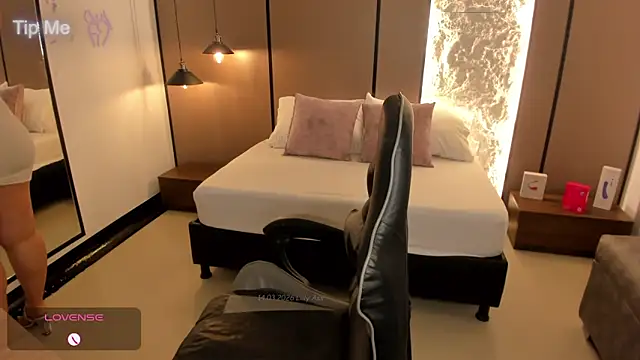 Snapshot of lilly_ass_ chatting on 03-14-26, 12:54 lilly ass online show from 03-14-26, 12:54