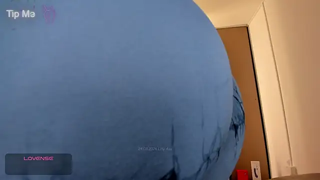 Snapshot of lilly_ass_ chatting on 03-24-26, 12:32 lilly ass online show from 03-24-26, 12:32