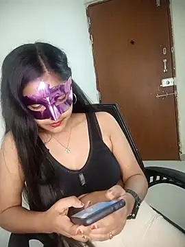 Snapshot of Babbyy_doll chatting on 02-15-25, 08:11 Babbyy doll online show from 02-15-25, 08:11