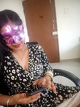 Snapshot of Babbyy_doll chatting on 02-26-25, 03:53 Babbyy doll online show from 02-26-25, 03:53