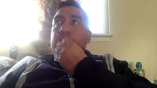 Snapshot of smoothwick chatting on 01-15-25, 12:09 smoothwick online show from 01-15-25, 12:09