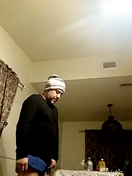 Snapshot of smoothwick chatting on 10-16-25, 12:50 smoothwick online show from 10-16-25, 12:50