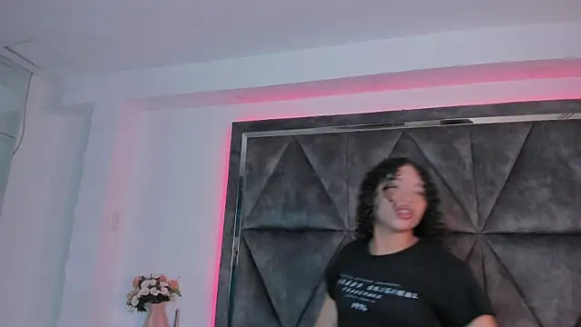 BrigitteRoy  online show from 10-01-25, 02:50