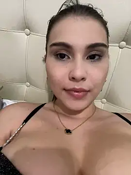 Snapshot of Aitana_Hilton_ chatting on 03-18-25, 11:53 Aitana Hilton online show from 03-18-25, 11:53