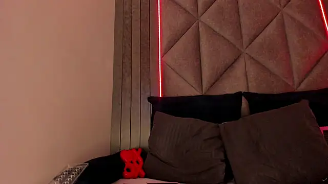 Snapshot of SabrinaSpell_ chatting on 02-21-25, 11:55 SabrinaSpell online show from 02-21-25, 11:55