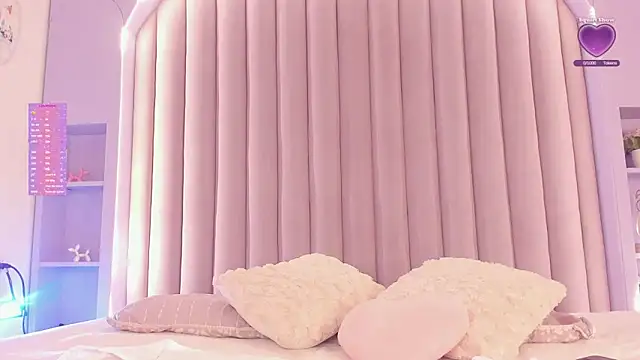 Snapshot of SabrinaSpell_ chatting on 03-10-25, 11:42 SabrinaSpell online show from 03-10-25, 11:42