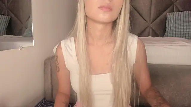 Snapshot of SabrinaSpell_ chatting on 10-01-25, 11:49 SabrinaSpell online show from 10-01-25, 11:49