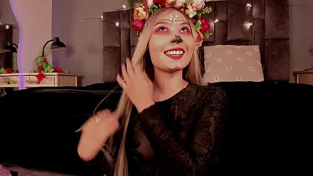 Snapshot of SabrinaSpell_ chatting on 11-01-25, 11:56 SabrinaSpell online show from 11-01-25, 11:56