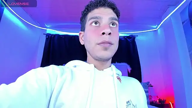 Snapshot of Ethan_Boyy chatting on 04-11-26, 06:01 Ethan Boyy online show from 04-11-26, 06:01