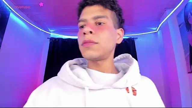 Ethan Boyy online show from 06-10-26, 01:10