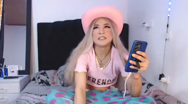 Georgina Giio online show from 02-25-25, 04:24